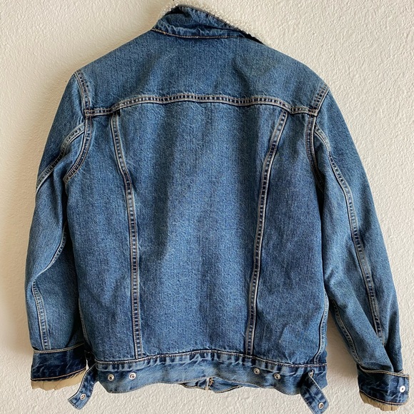 Levi’s Type III Jean Sherpa Trucker Jacket - Picture 2 of 5